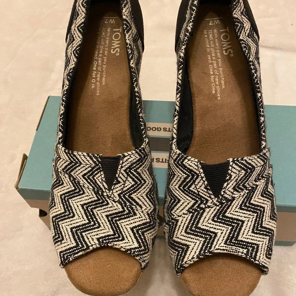 TOMS Black and White Zigzag Cork Wedges